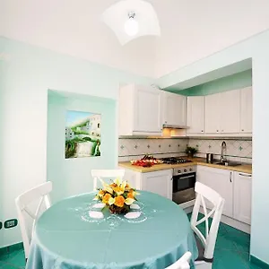domus-florio-corallo.hotels-amalfi.com/