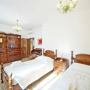 dolcevita-apartments-n-496.hotelslidodijesolo.com/