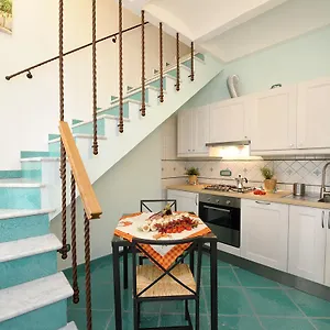 domus-florio-sabbia.hotels-amalfi.com/